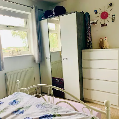 Lovely 2-bed House In Bramley With Field View Holiday home Leeds (West Yorkshire)