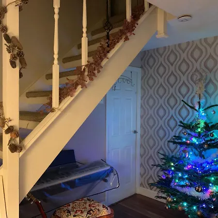Holiday home Lovely 2-bed House In Bramley With Field View Leeds (West Yorkshire)